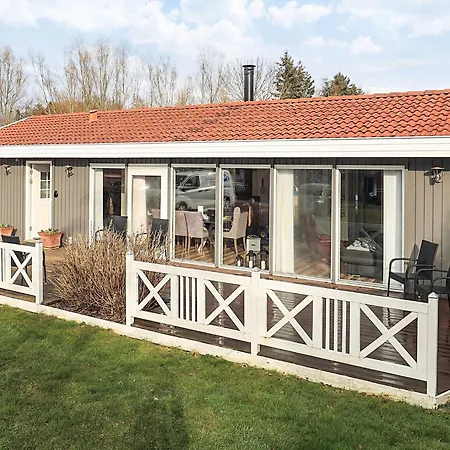 Feriehus Pool House With Petanque Court