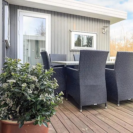 Pool House With Petanque Court *