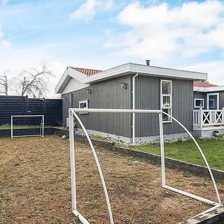 Feriehus Pool House With Petanque Court Præstø